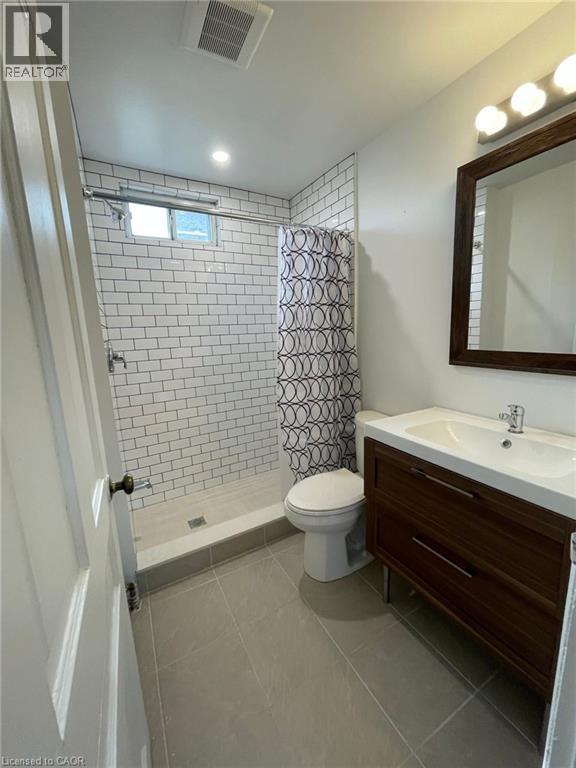 Photo du bâtiment - 100 Dunsmure Rd