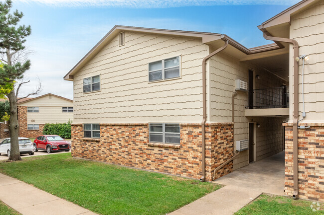 Building Photo - Crossland Square