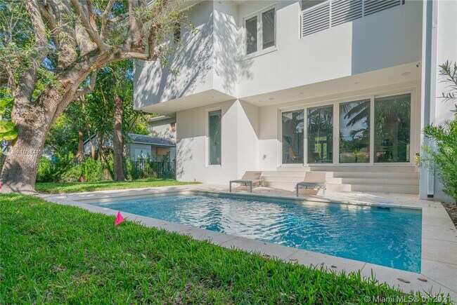Building Photo - 3508 Segovia St
