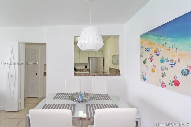 Foto del edificio - 5161 Collins Ave