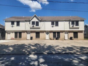 Building Photo - 517 5th St