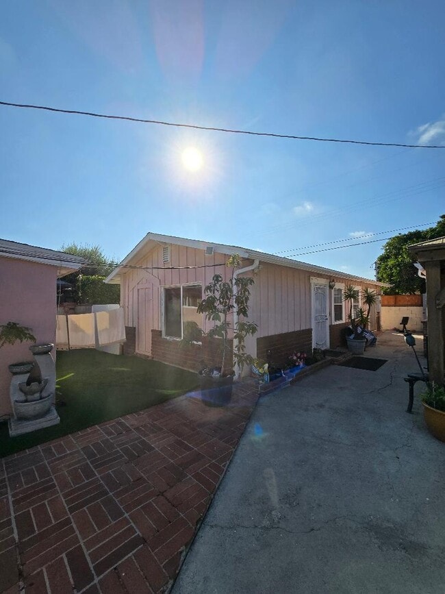 12923 Rubens Ave