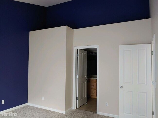 Building Photo - 2 br, 2.5 bath Condo - 5909 panarama Dr S E