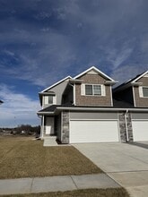 Building Photo - 210 W Samuel Ave