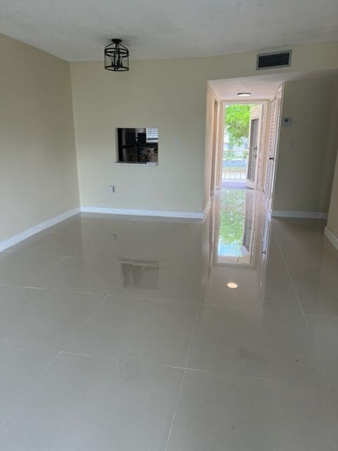 Foto del edificio - 6881 NW 26th St