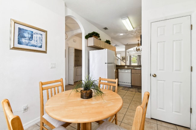 Building Photo - 1180 S Beach Cir