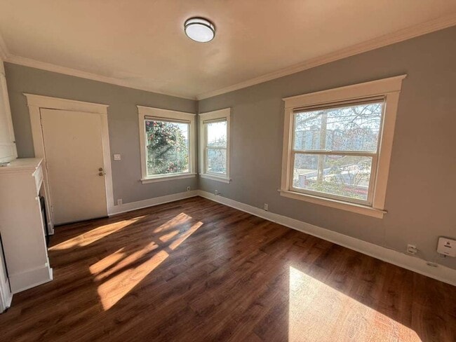 Foto del edificio - Two Bed 1 Bath House with Fenced Backyard!