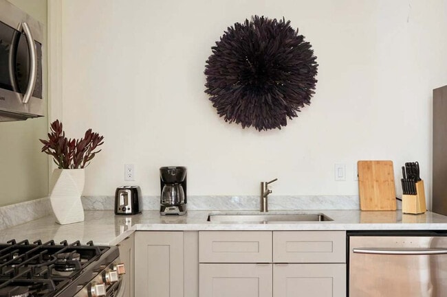 Foto del edificio - 2317 N Rampart St