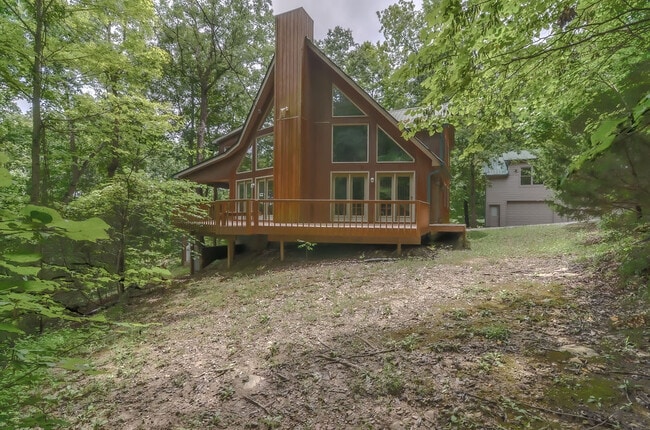 Building Photo - 610 Hickory Point Dr