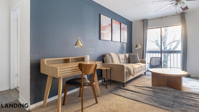 Foto del edificio - 1071 Clayton Ln