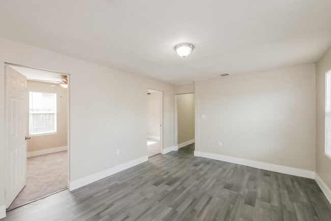 Building Photo - 1115 N Andrews Ave