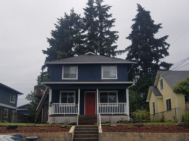 Building Photo - 904 W 16th St
