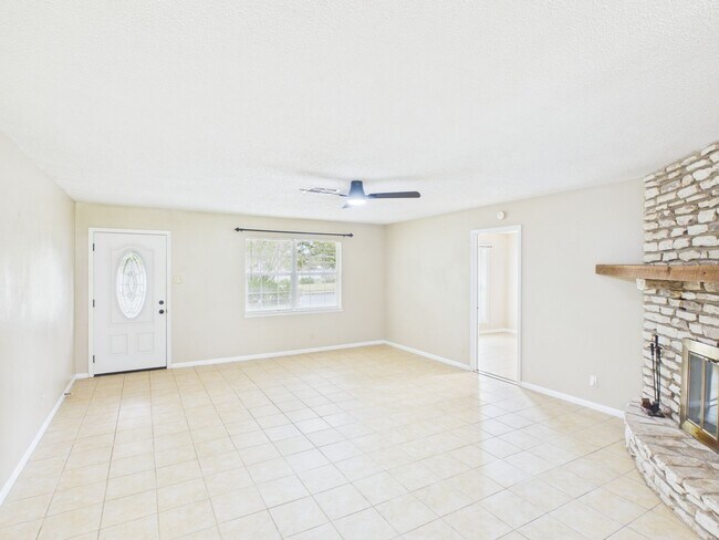 Foto del edificio - Room to Live, Room to Relax – Spacious 3-Bedroom Home