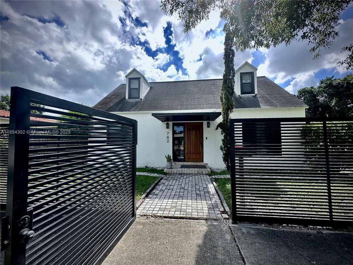Primary Photo - 742 NW 50th St