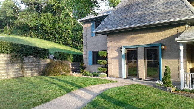 Front of Building - 41 Kyles Ln