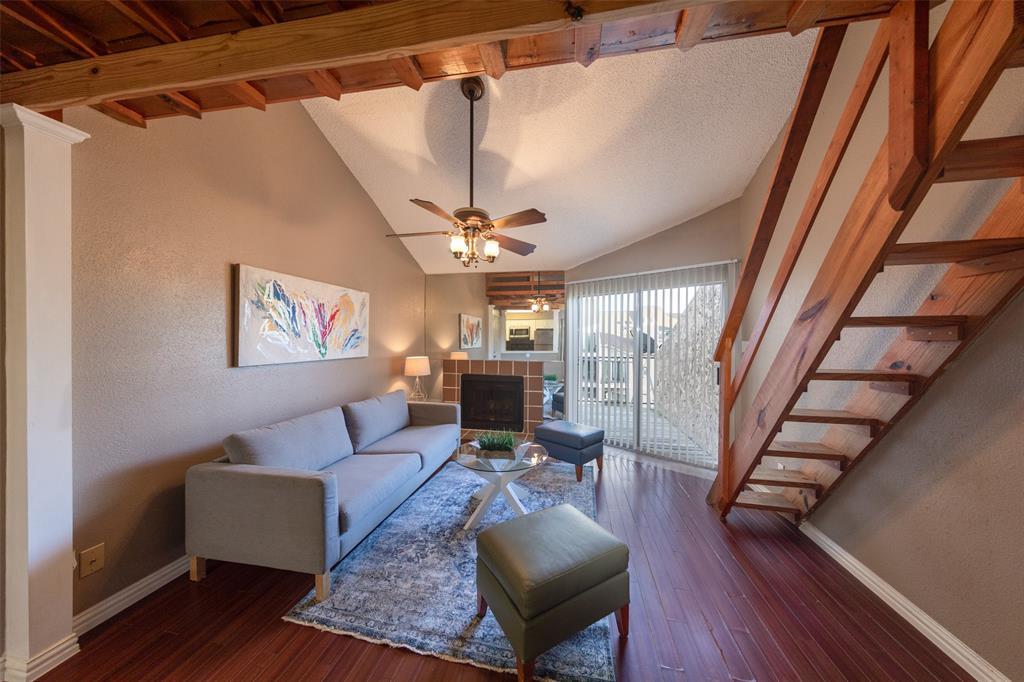 Primary Photo - 10855 Meadowglen Ln