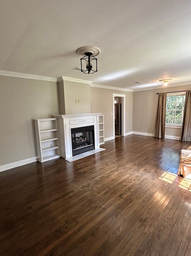 Foto del edificio - ****AVAILABLE NOW****