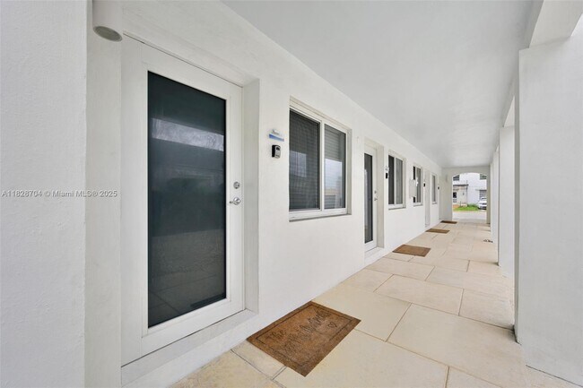 Foto del edificio - 550 NE 82nd Terrace
