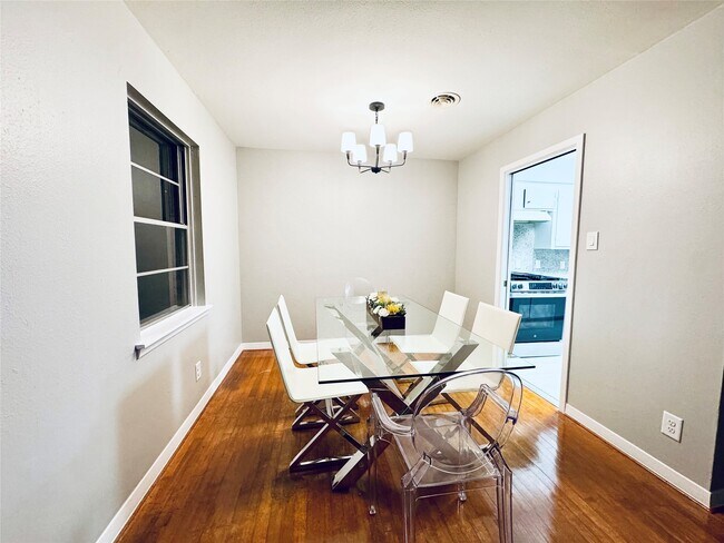 Foto del edificio - 6410 Neff St