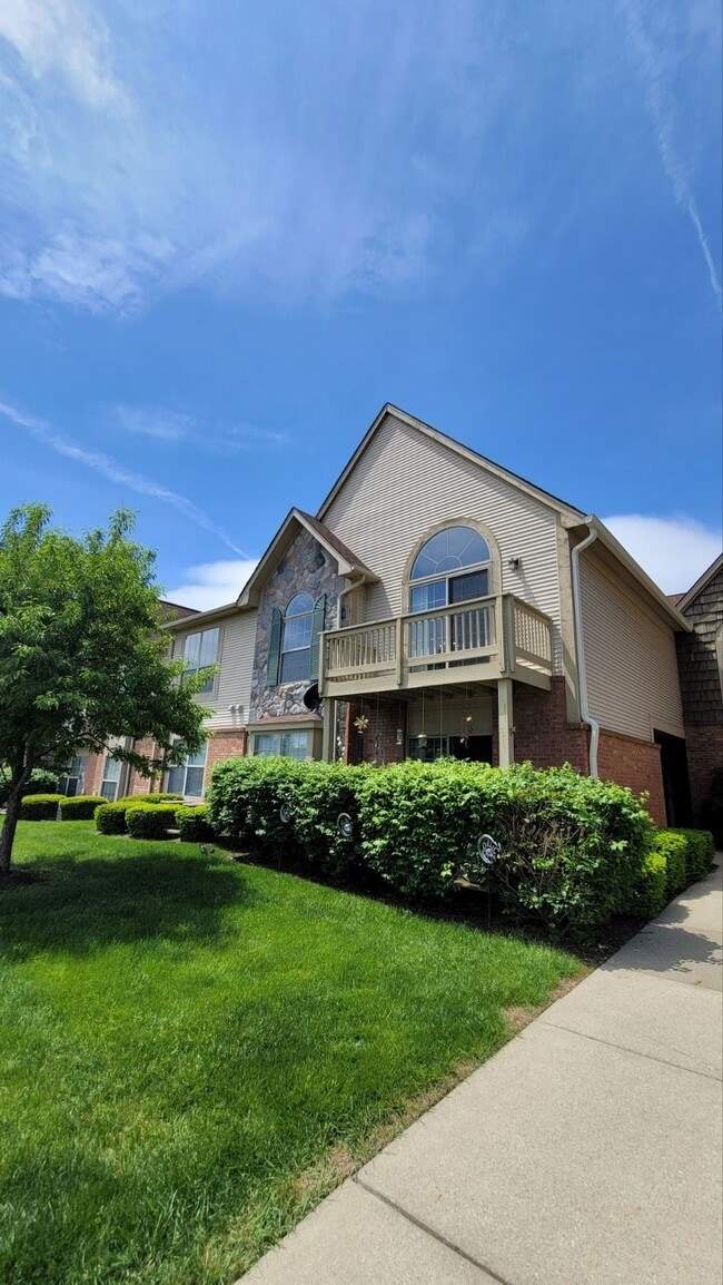 Building Photo - 245 Brookwood Dr