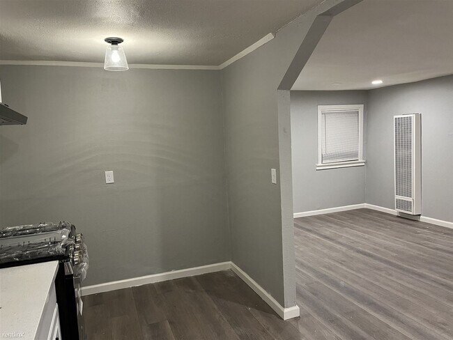 Foto del edificio - 2 br, 1 bath House - 5302 Revere Avenue 2 ...