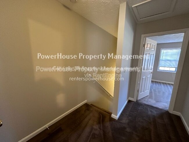 Building Photo - 502 Oakwood Ct