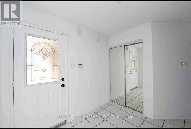 Building Photo - 24 Hayloft Ct