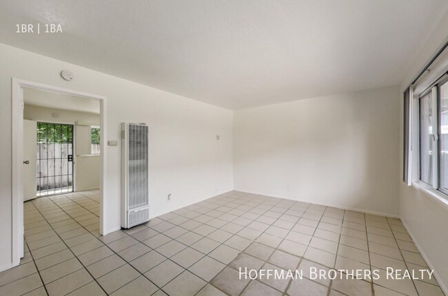 Foto del edificio - 2554 E 16th St
