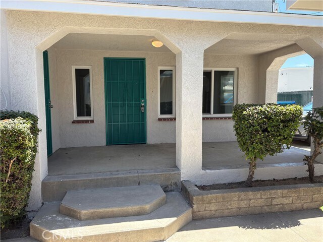 Primary Photo - 112 W Adele St