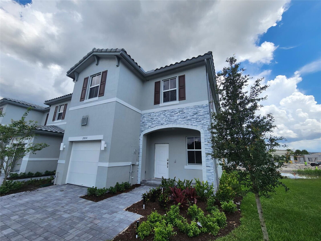 Foto principal - 11890 NW 47th Manor