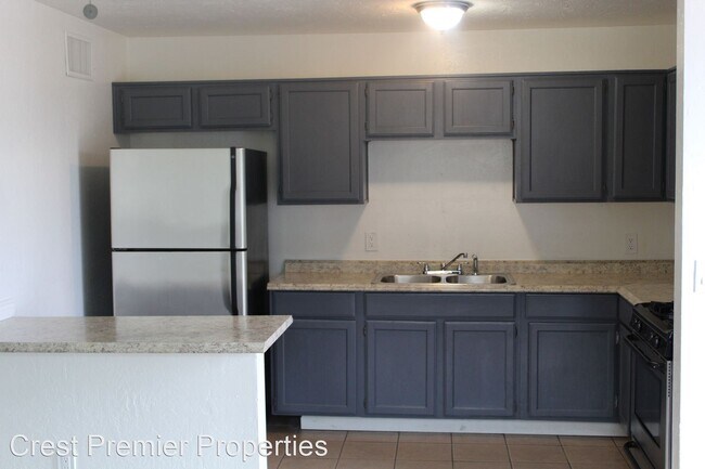 Building Photo - 1401 W Desert Cove Ave