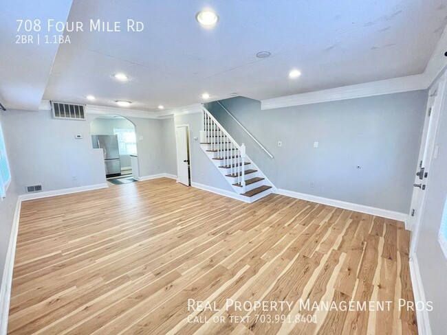 Building Photo - Updated duet home - 3 bedrooms and massive...