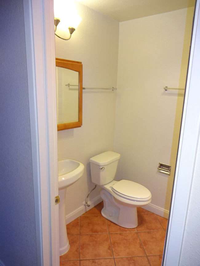 Building Photo - 6330 Havenside Dr