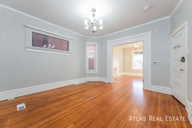 Foto del edificio - 476 N Washington St