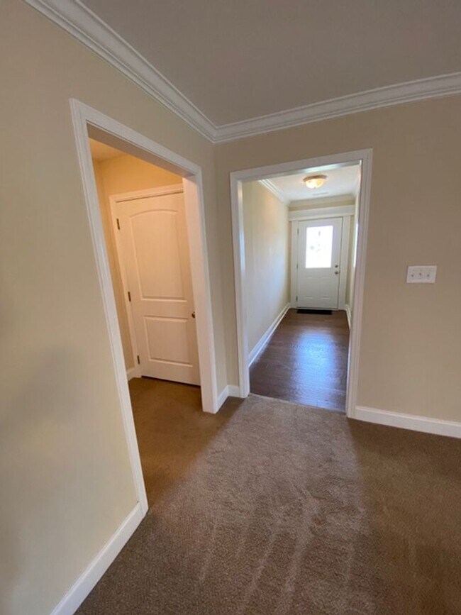 Foto del edificio - Maryville 37801 - 3 bedroom, 2 bath home w...