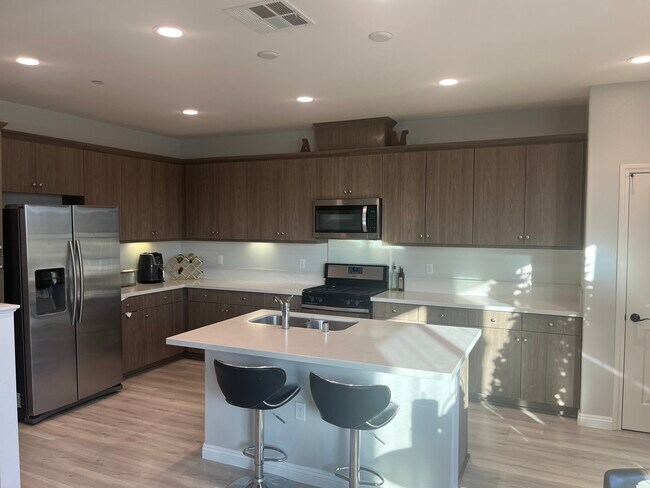 Building Photo - 3430 E Santa Clara Ln