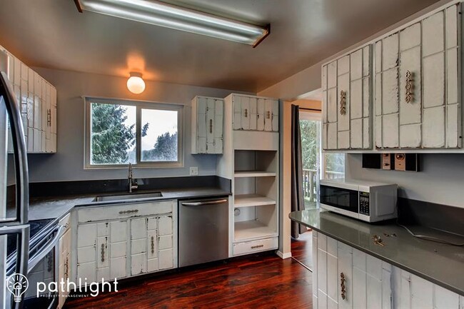 Building Photo - 2705 Forrest View Drive