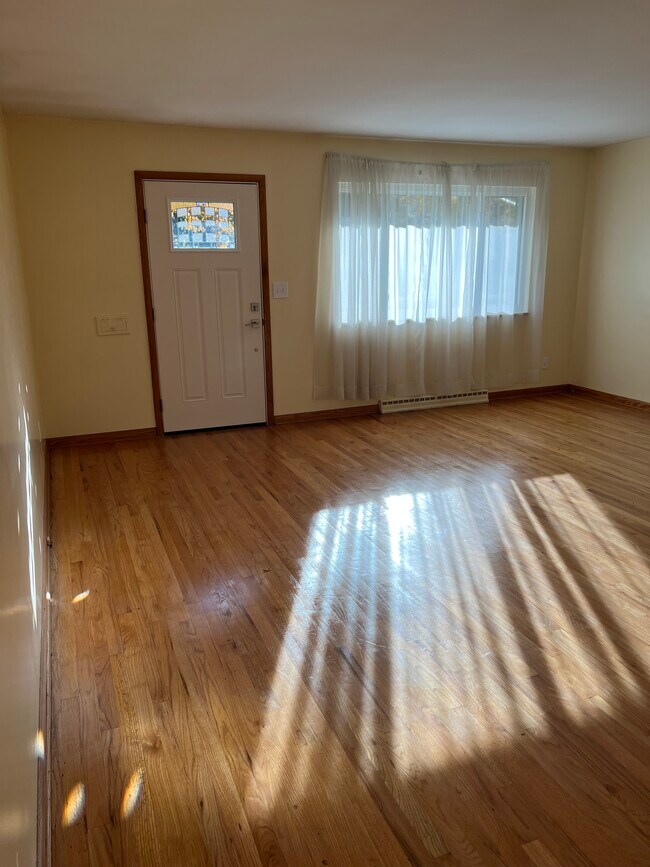 Foto del edificio - 22 Ansel Ave