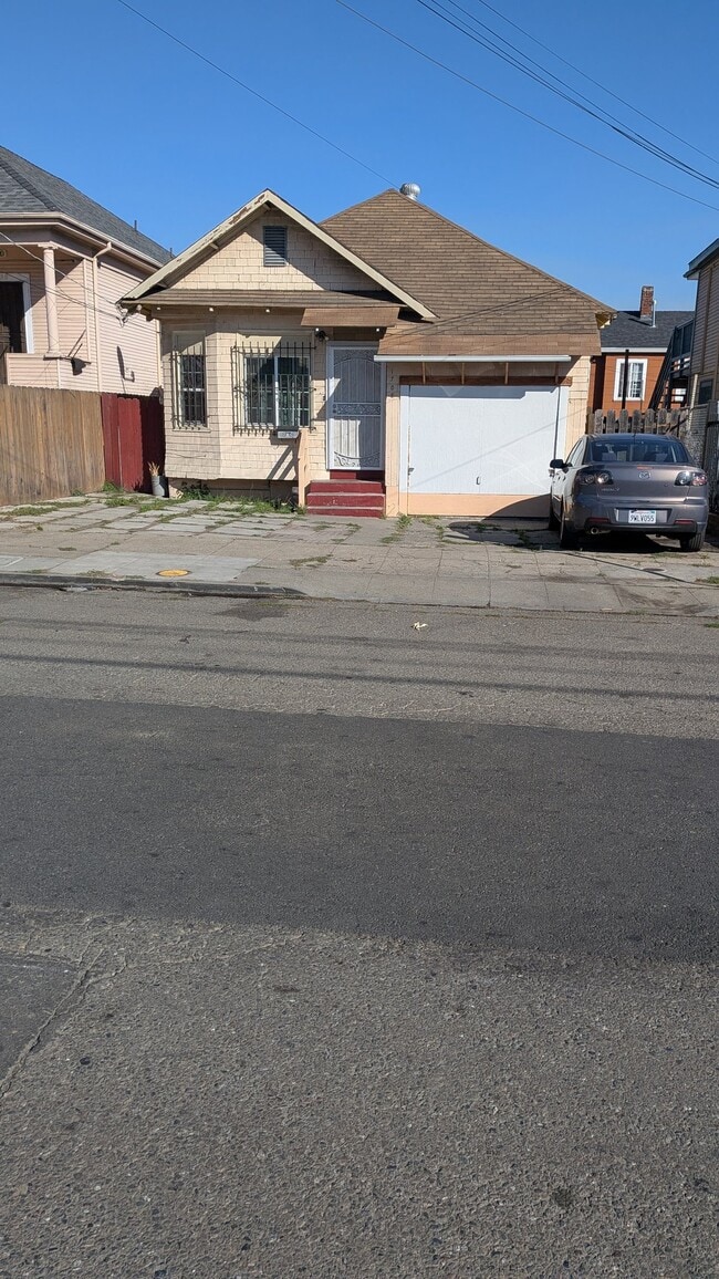Building Photo - 1708 41st Ave
