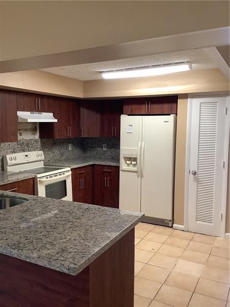 Foto del edificio - 5220 NW 17th Ct