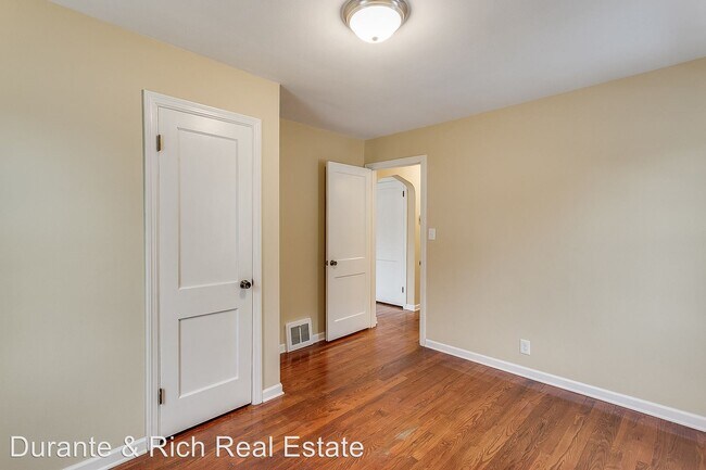Building Photo - 3 br, 1 bath House - 2807 26th Ave.