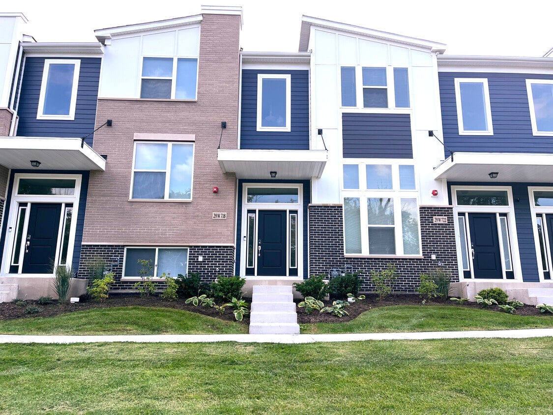 29W718 Cambridge Ct, Warrenville, IL 60555 Townhome Rentals in