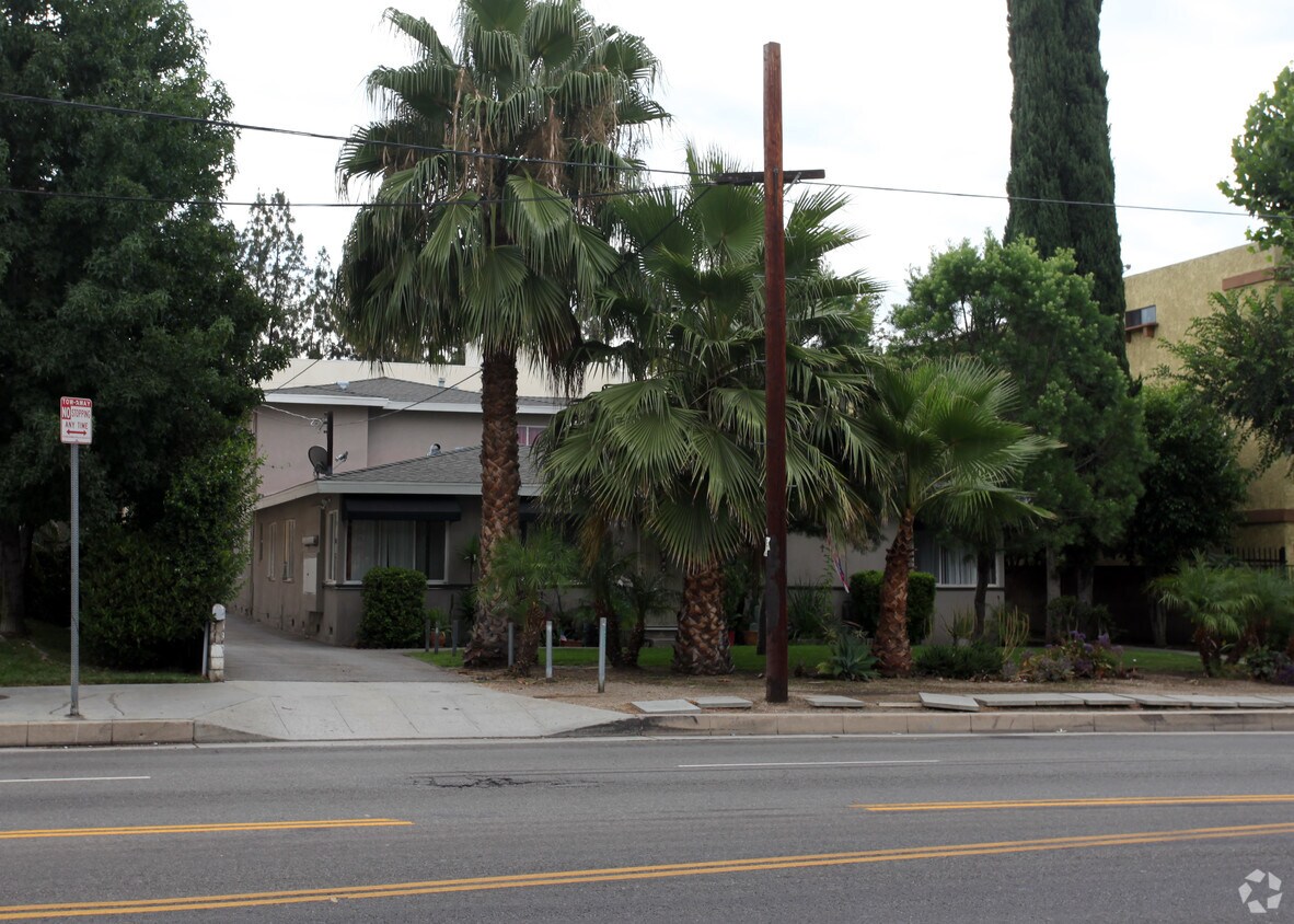 Building Photo - 7310 Haskell Ave