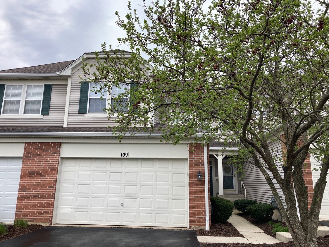 109 Tanglewood Dr, Glen Ellyn, IL 60137 Townhome Rentals in Glen
