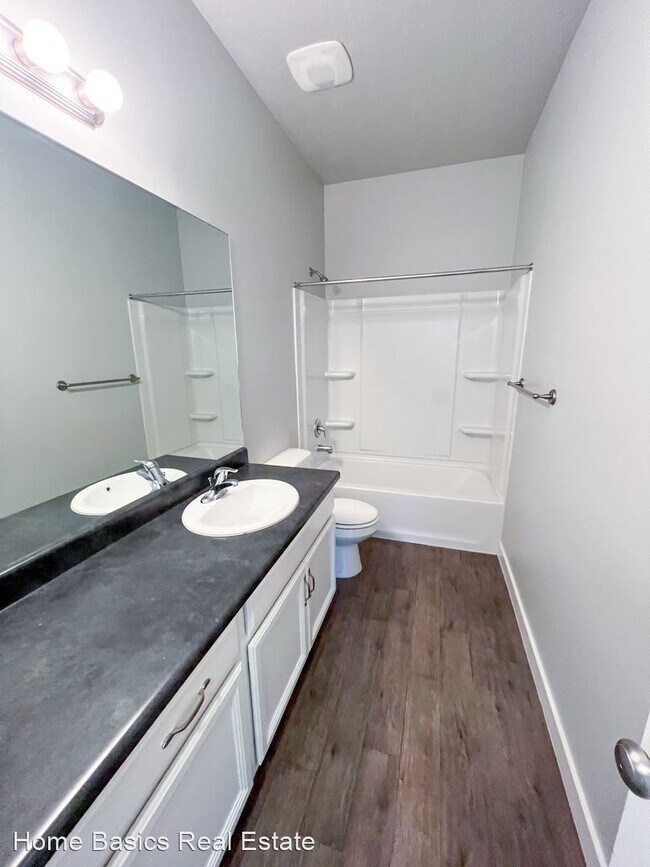 Foto del edificio - 5 br, 2 bath House - 152 E 425 N