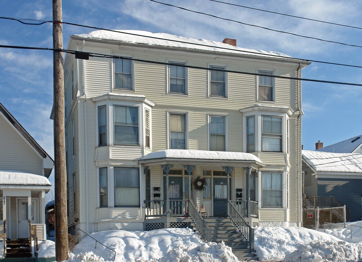 Building Photo - 356 Main St