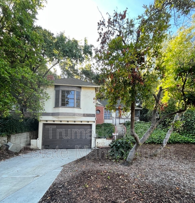 Primary Photo - 3204 Vickers Dr