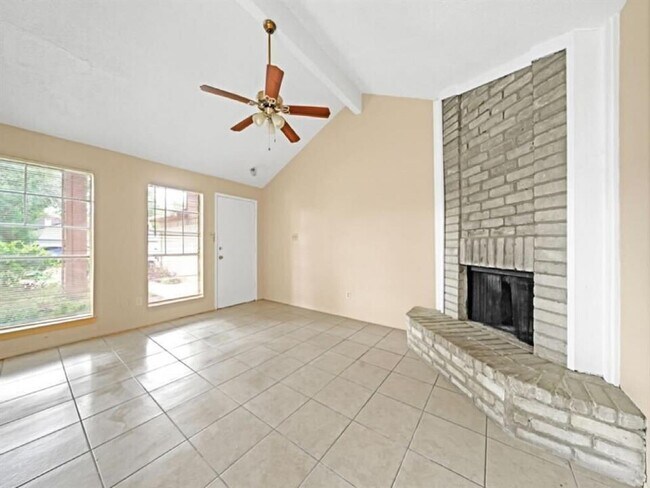 Foto del edificio - 10166 Inwood Hollow Ln