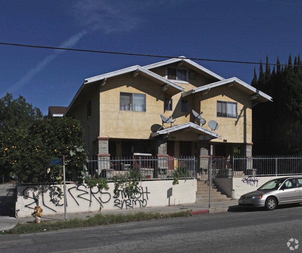 Building Photo - 3101 Altura St