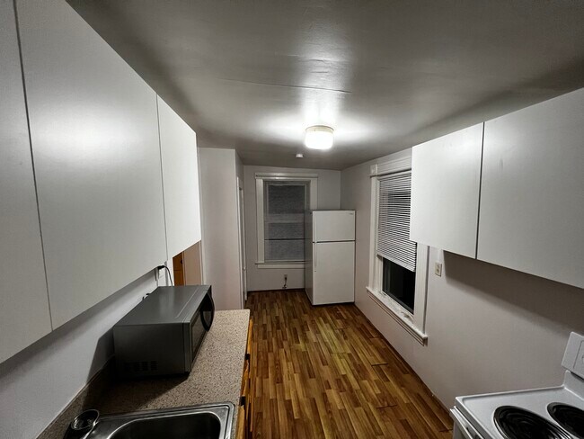 Cocina - 7356 - 7358 Perry Street